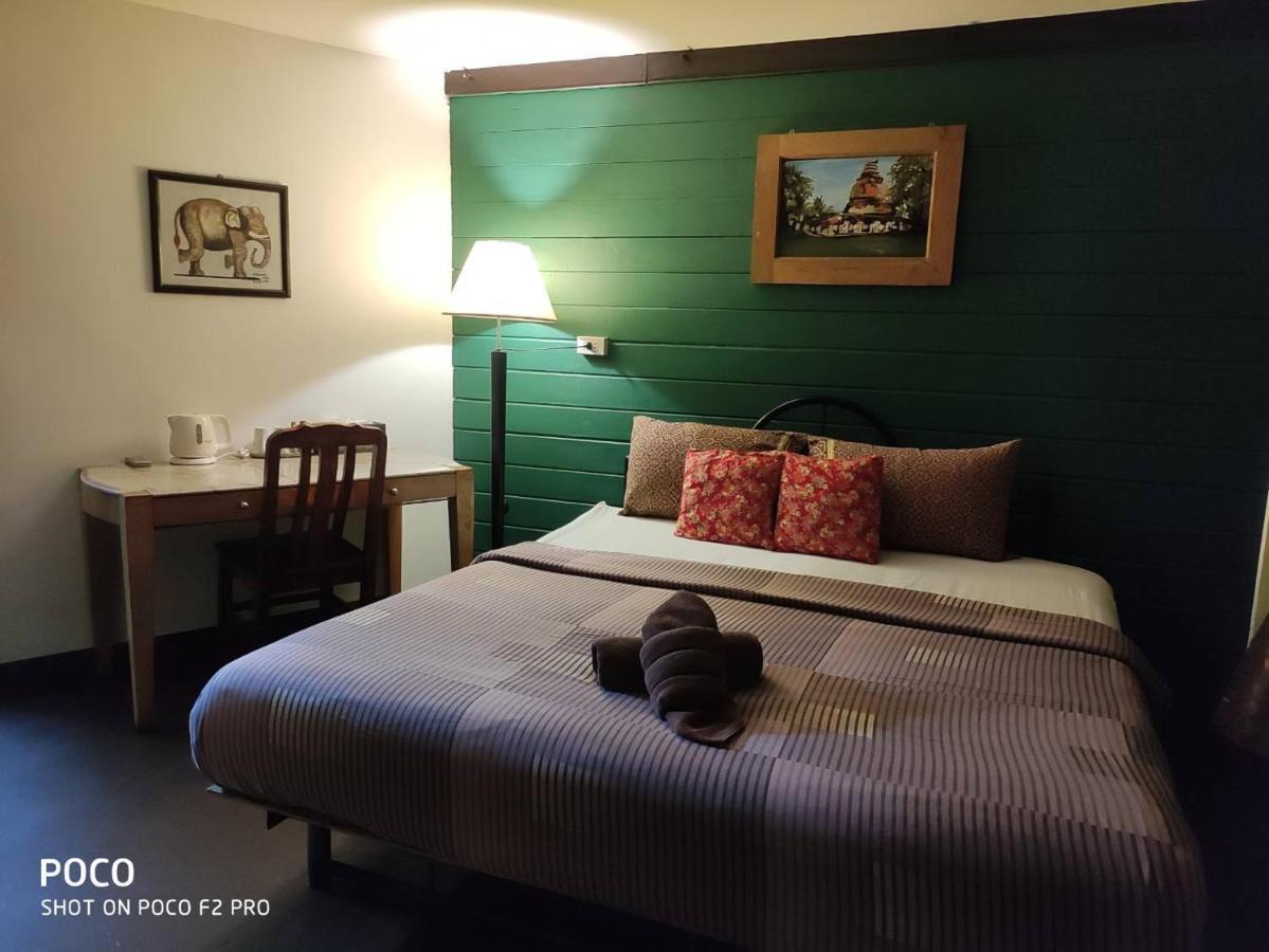 Tamarind Guesthouse พระนครศรีอยุธยา ภายนอก รูปภาพ