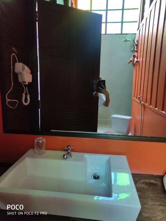Tamarind Guesthouse พระนครศรีอยุธยา ภายนอก รูปภาพ